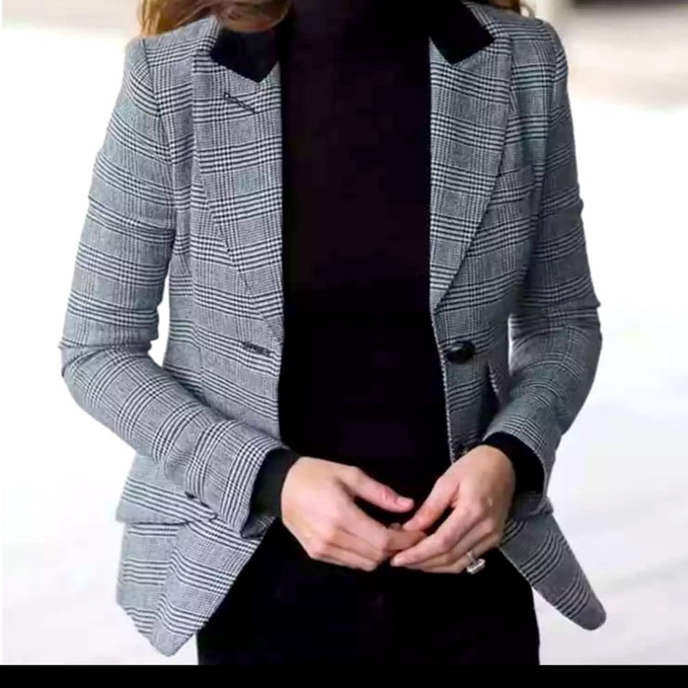 Replica of Kate Middleton blazer